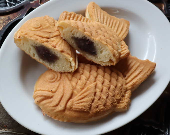 Taiyaki Meijiya (fish-shaped cake shop)